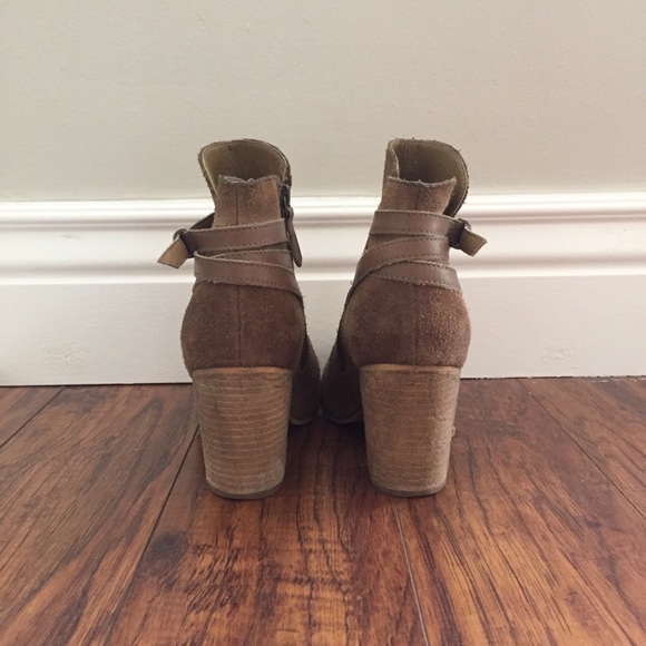 BP Tandem Bootie Khaki Suede 8 - Picture 7 of 8